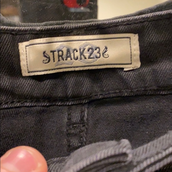 Black pair of distressed shorts - Picture 2 of 3